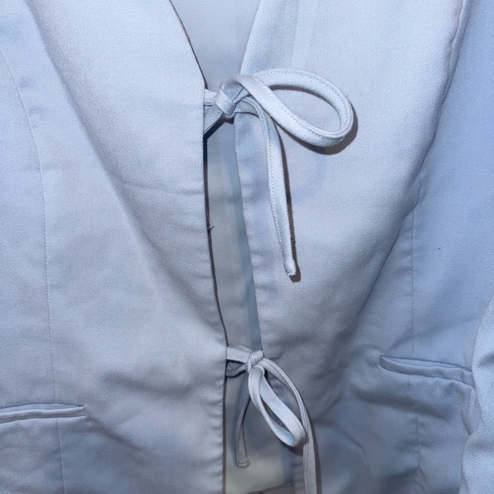 Abercrombie and Fitch Women’s Tie-Front Tailored Vest in Light Blue Size L NWOT - Picture 6 of 6